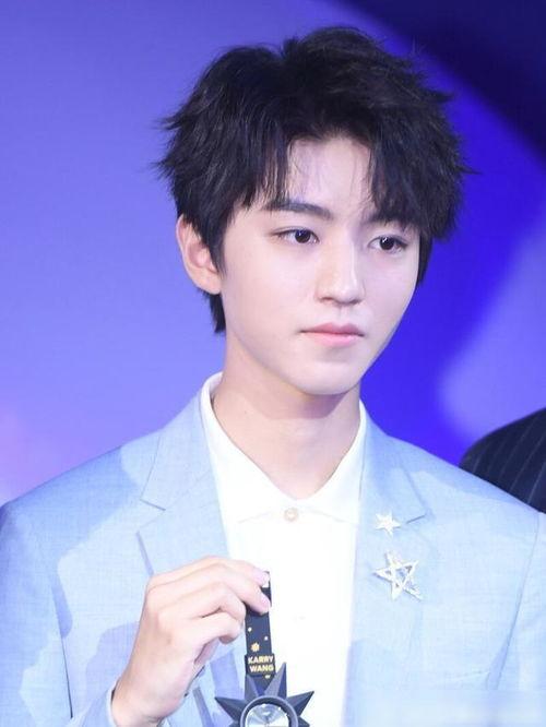 成毅娱乐八卦爆料,揭秘明星背后的故事与争议 第3张 成毅娱乐八卦爆料,揭秘明星背后的故事与争议 第3张