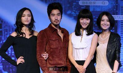 娱乐圈三月份最新爆料,明星恋情曝光,幕后交易揭秘,新剧阵容引期待 第3张 娱乐圈三月份最新爆料,明星恋情曝光,幕后交易揭秘,新剧阵容引期待 第3张